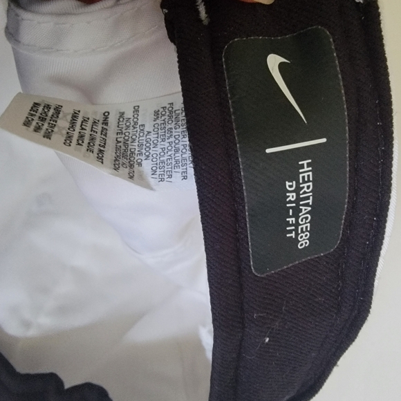NIKE 2017 Adult Heritage 86 Kyrie Irving Adjustable Cap/Hat-White AA3926-100